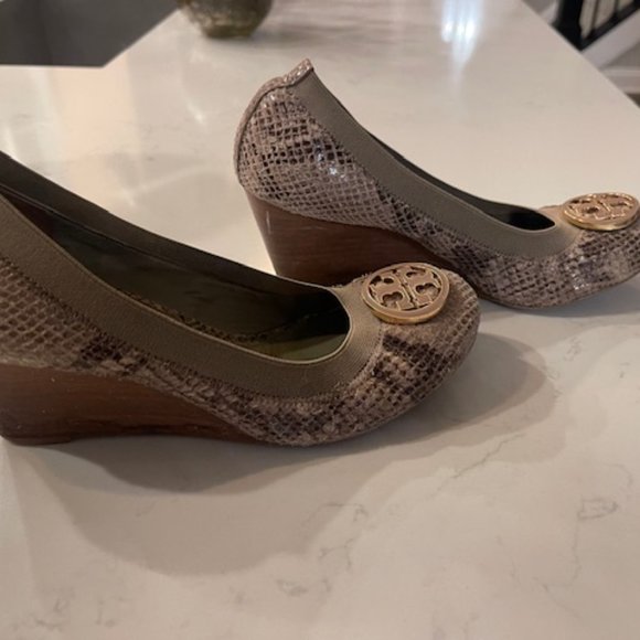 Tory Burch Sally Snakeprint Wedges - Picture 4 of 6
